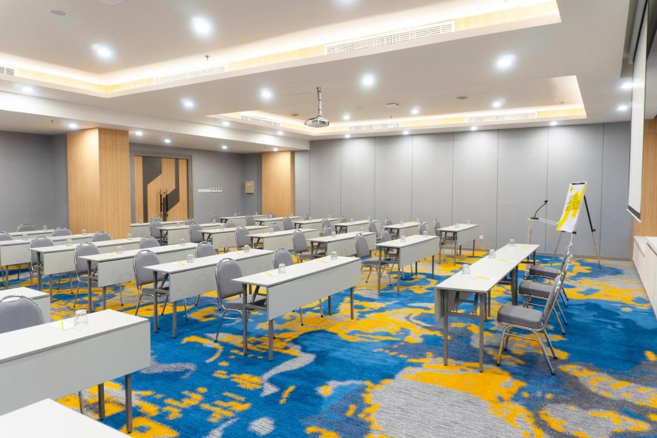 Yello Hotel Jambi Paalmerah Bagian luar foto