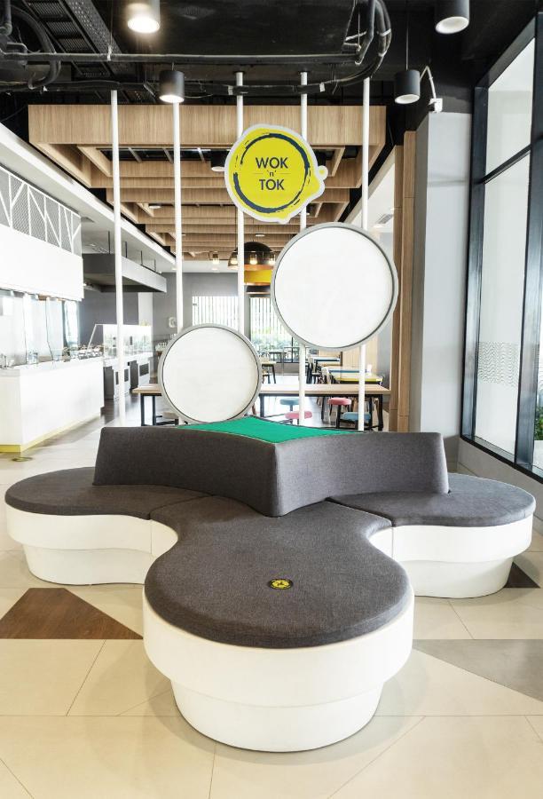 Yello Hotel Jambi Paalmerah Bagian luar foto